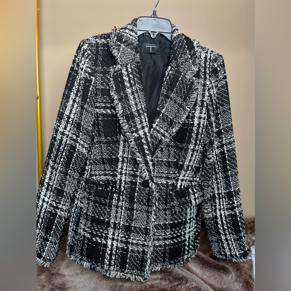$99 (Used Like NeW)Women’s Open-Front Tweed Jacket In Black and White